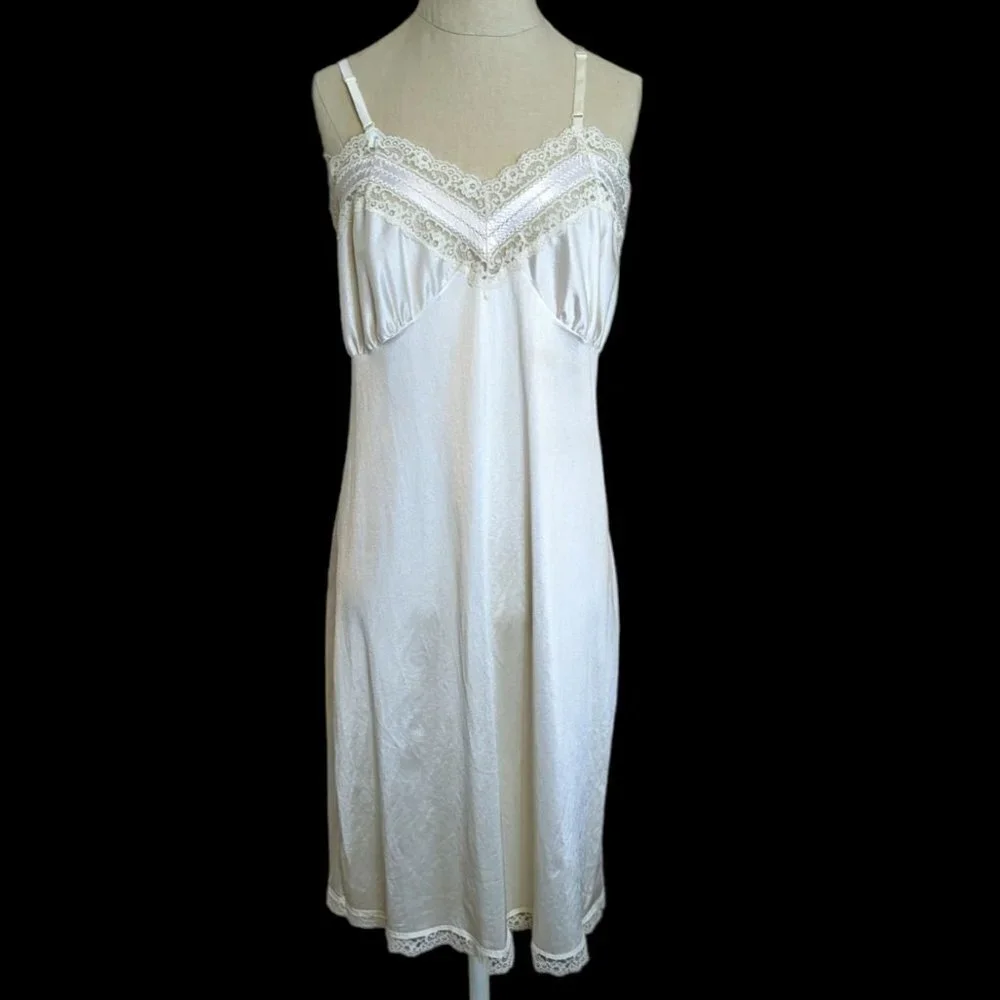 Vintage Nightgown Satin Lace White Union Made Lingerie Rockabilly Pin Up‎